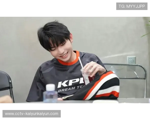 杭州LGD.NBW迎回九尾,试图改善中路表现 杭州LGD.NBW迎回九尾,试图改善中路表现