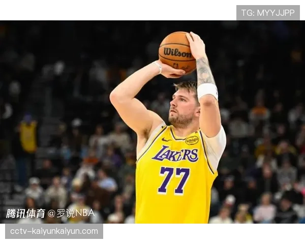 独行侠队卢卡·东契奇接受联盟官方国际频道专访，节目将配以8种语言字幕向全球分发。